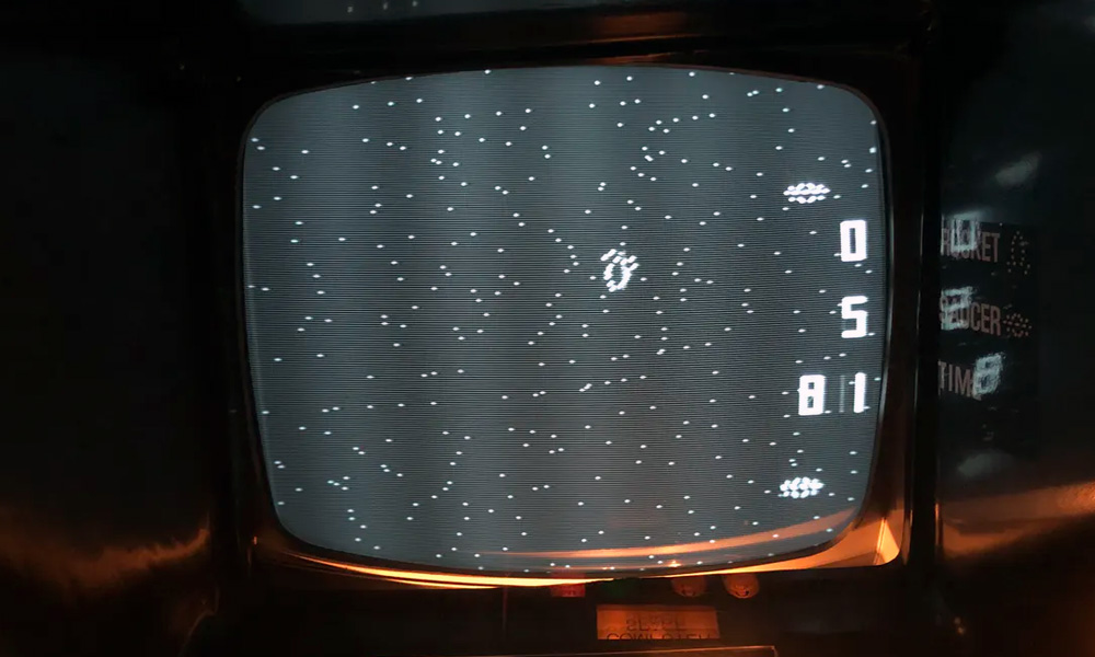 Play “Space War!,” One of the Earliest Video Games, on Your Computer (1962)